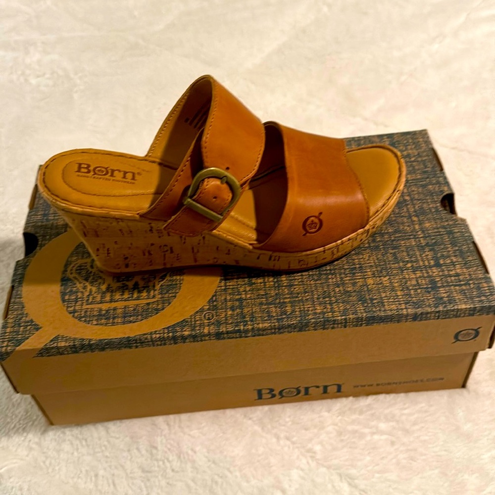 Born Sea wedge heels in tan size 8M New with box
